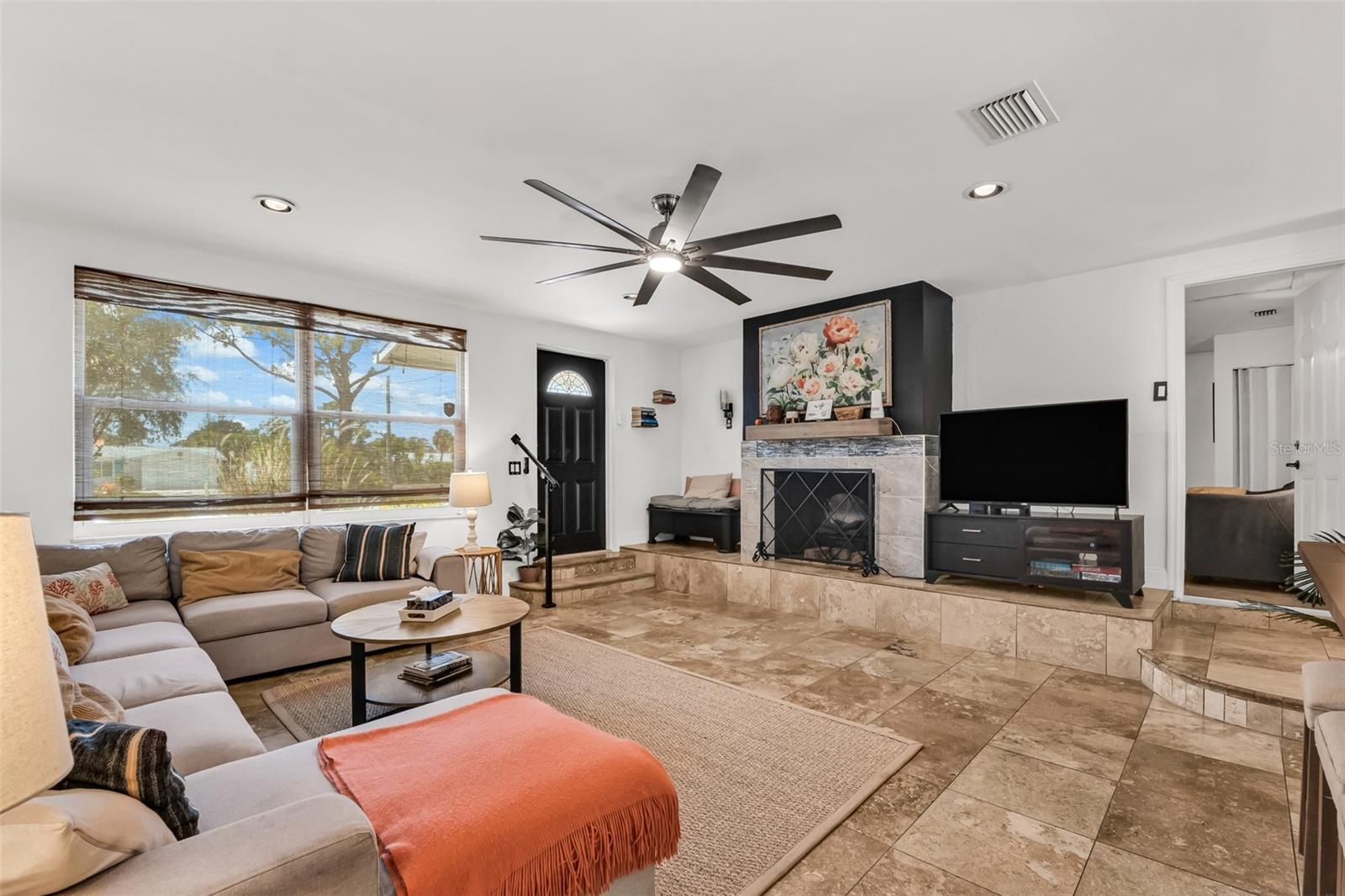 1664 LAKEVIEW PL — photo 9