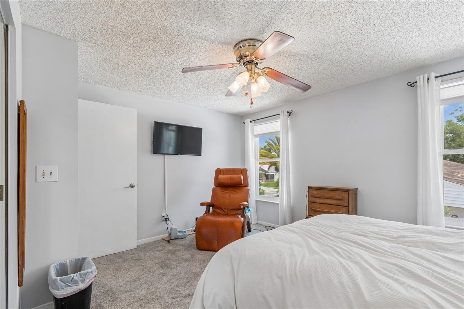 16018 SADDLESTRING DR — photo 24