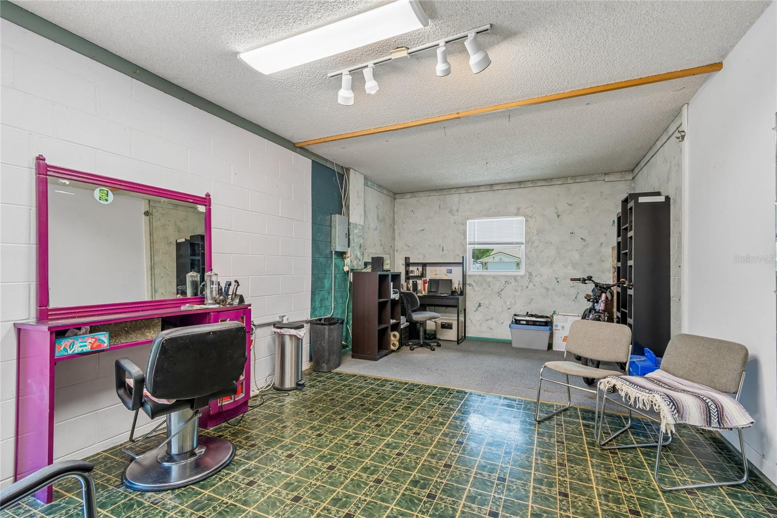 16018 SADDLESTRING DR — photo 37