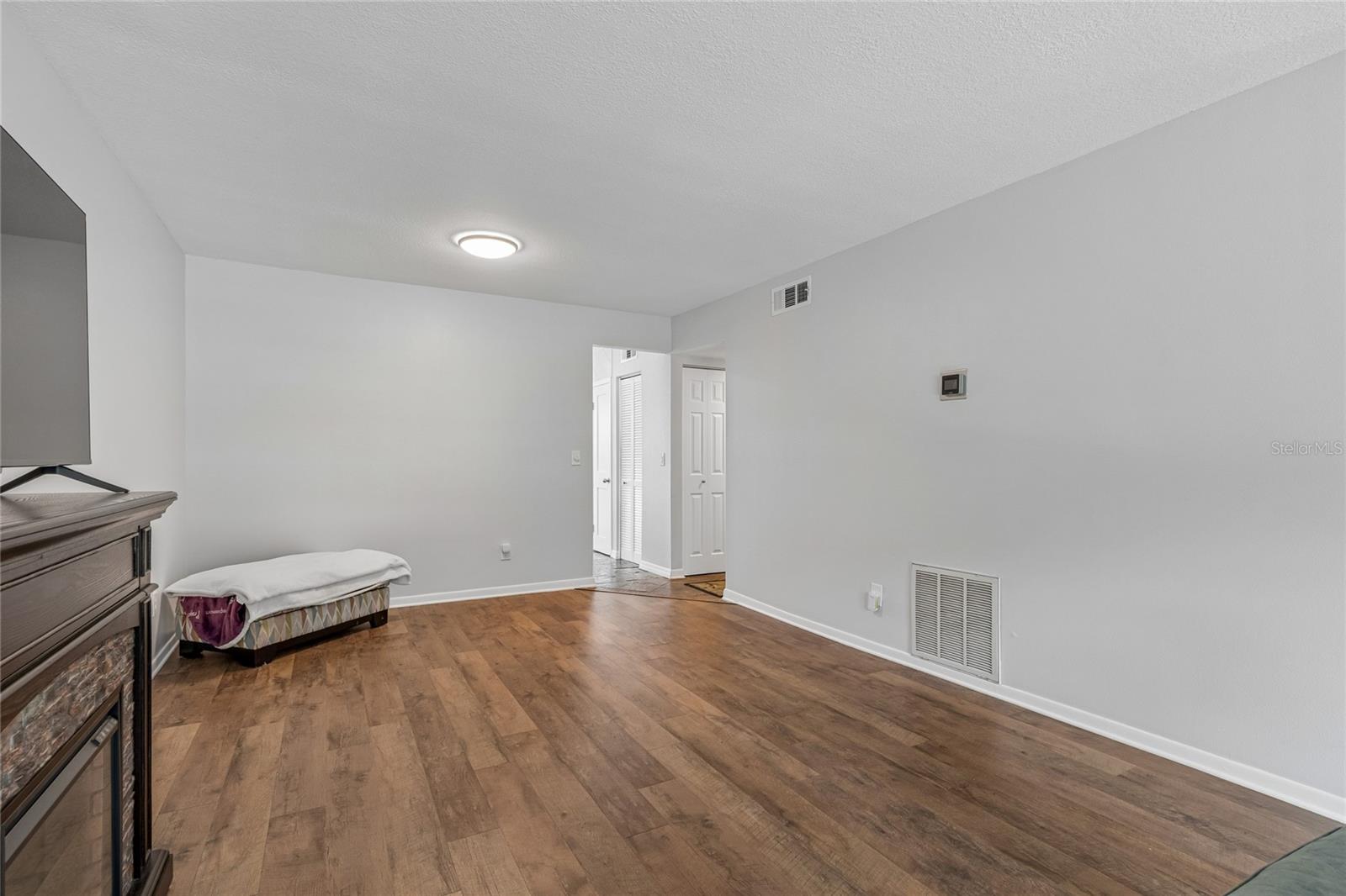 16018 SADDLESTRING DR — photo 16