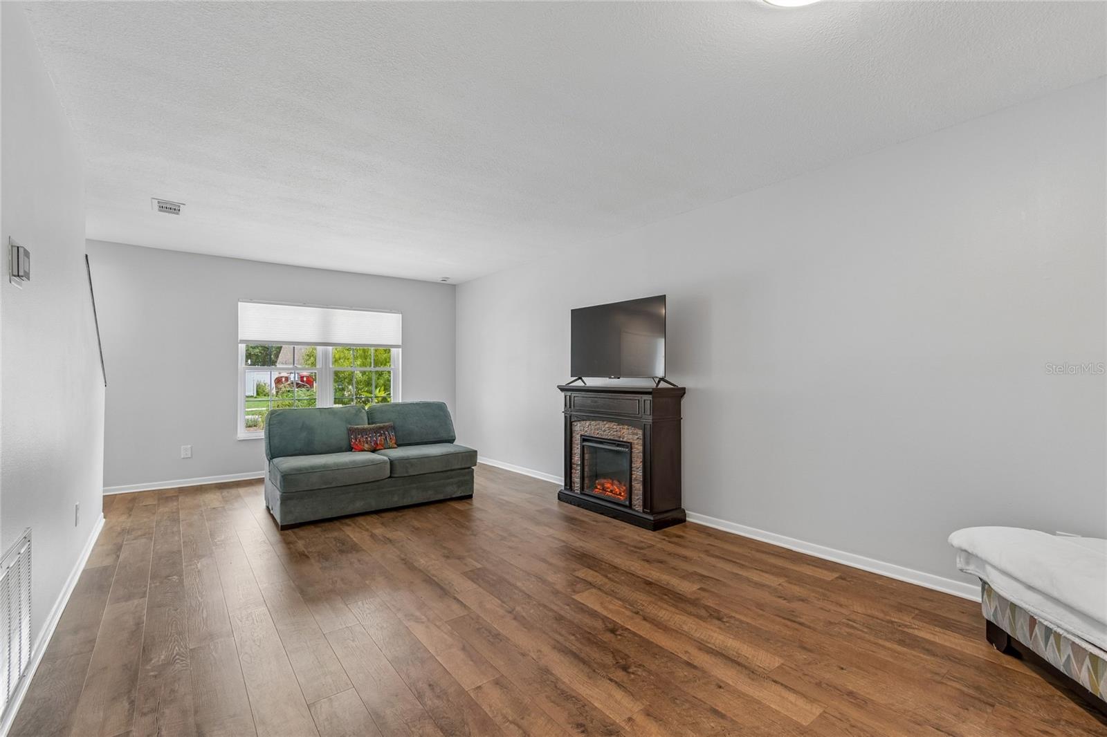 16018 SADDLESTRING DR — photo 17