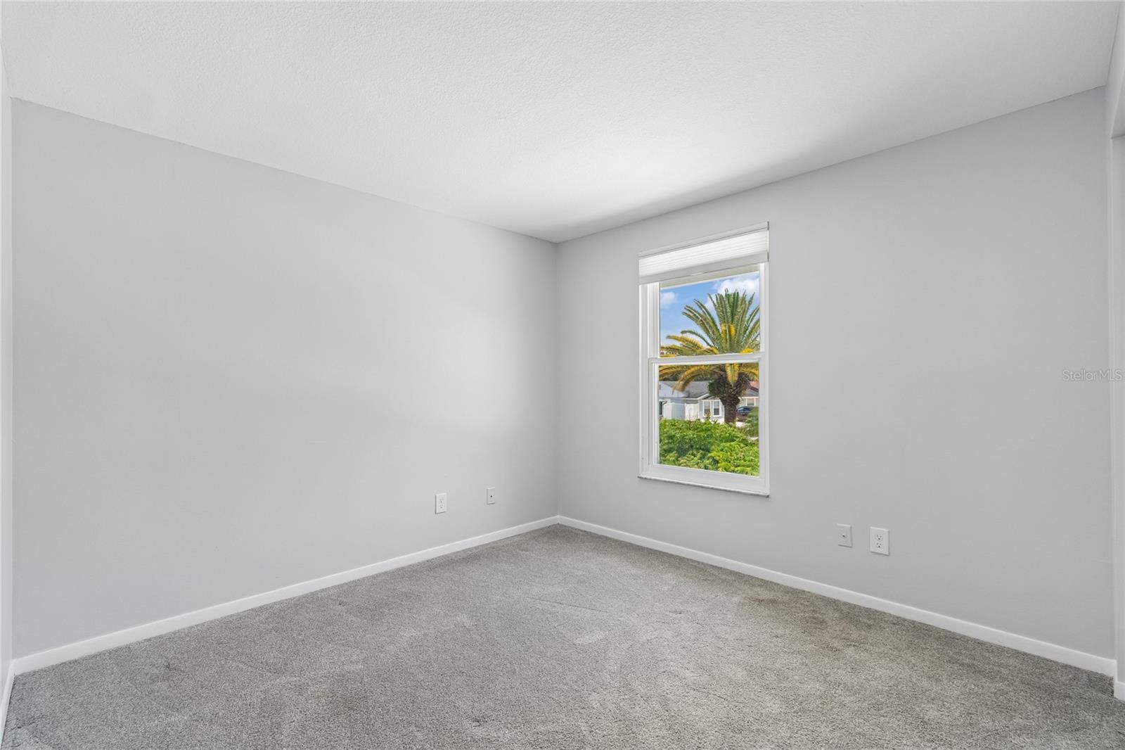 16018 SADDLESTRING DR — photo 32