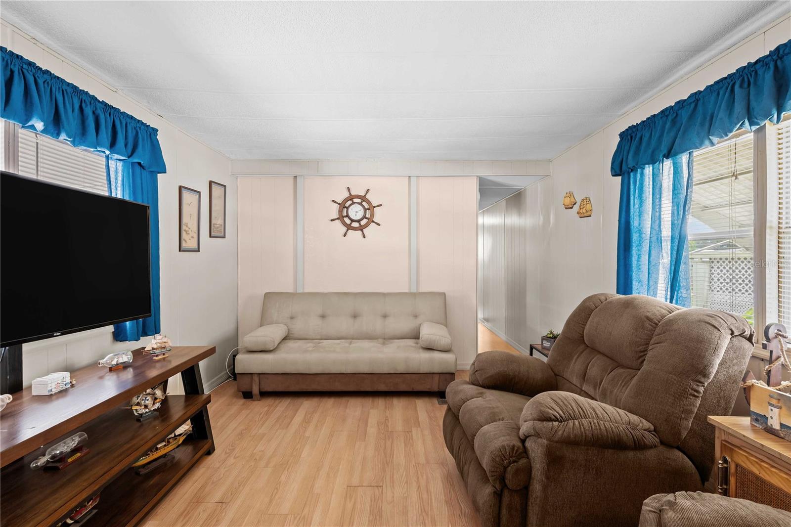 3834 SARAH DR — photo 15