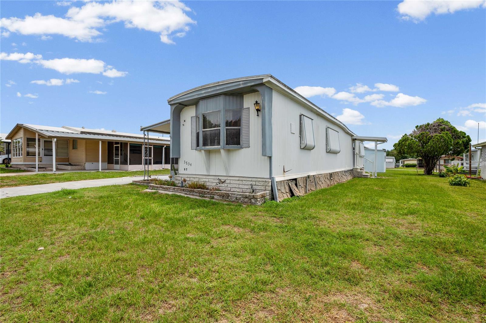 3834 SARAH DR — photo 3