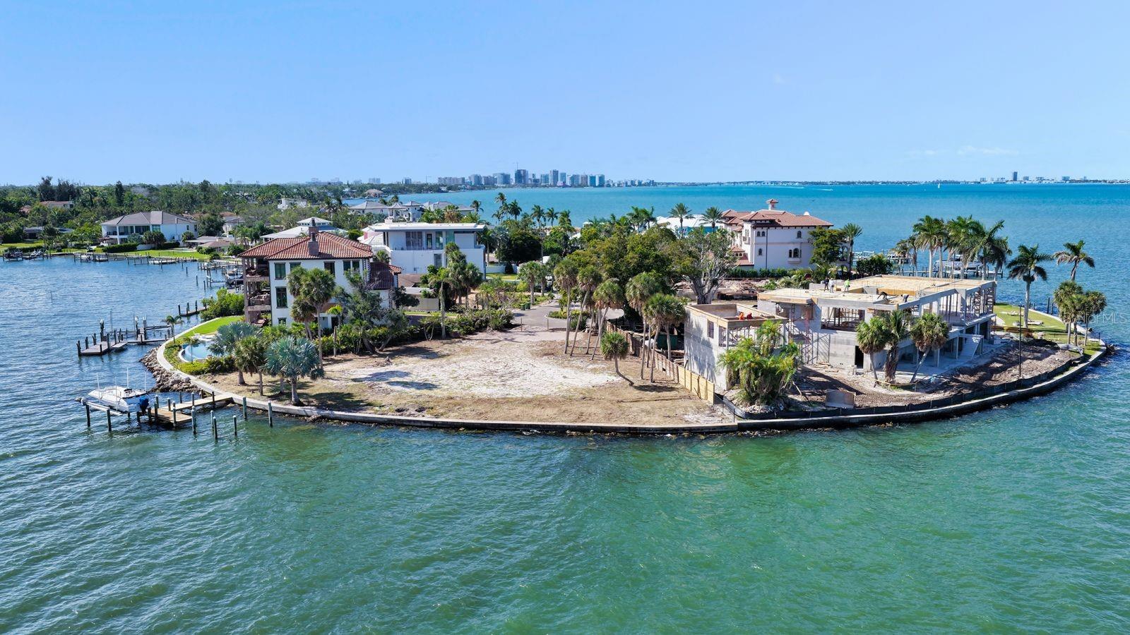 305 S SHORE DR S — photo 3