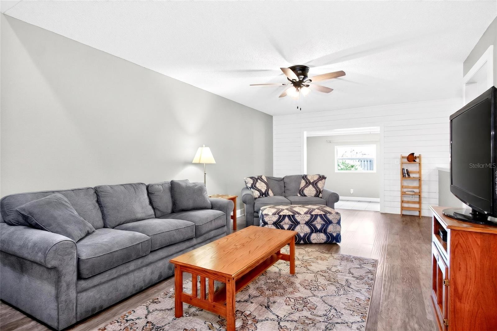 2524 W BROOK LN — photo 10