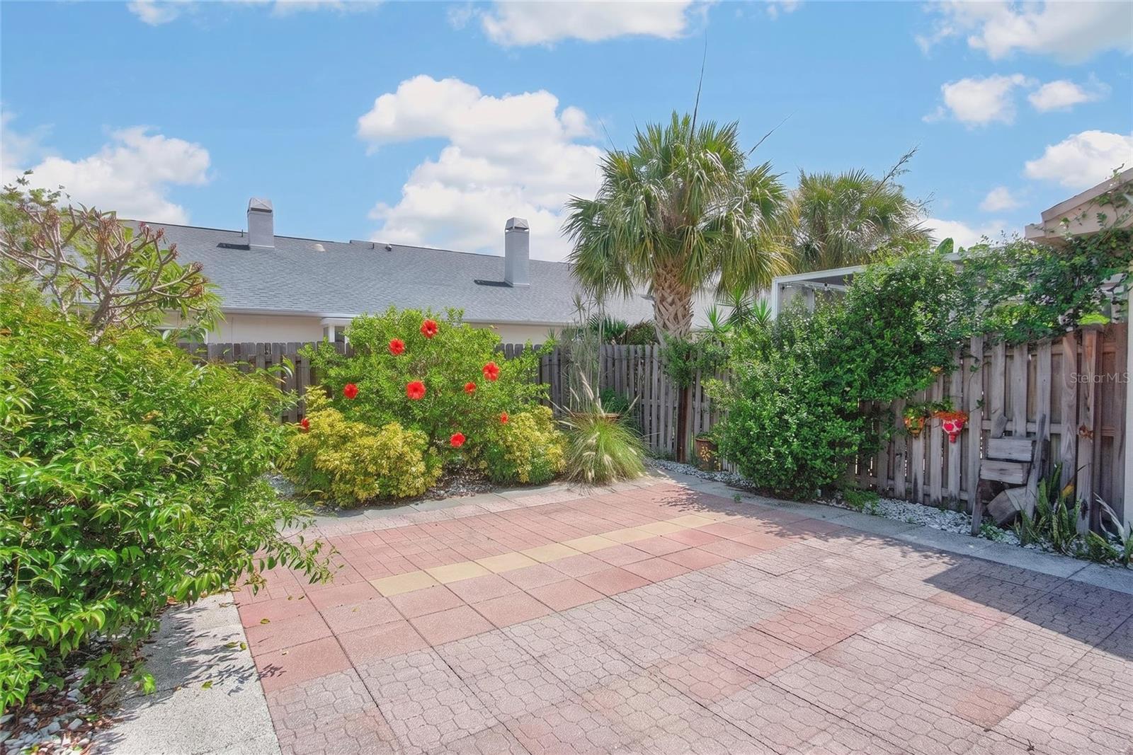 2524 W BROOK LN — photo 36