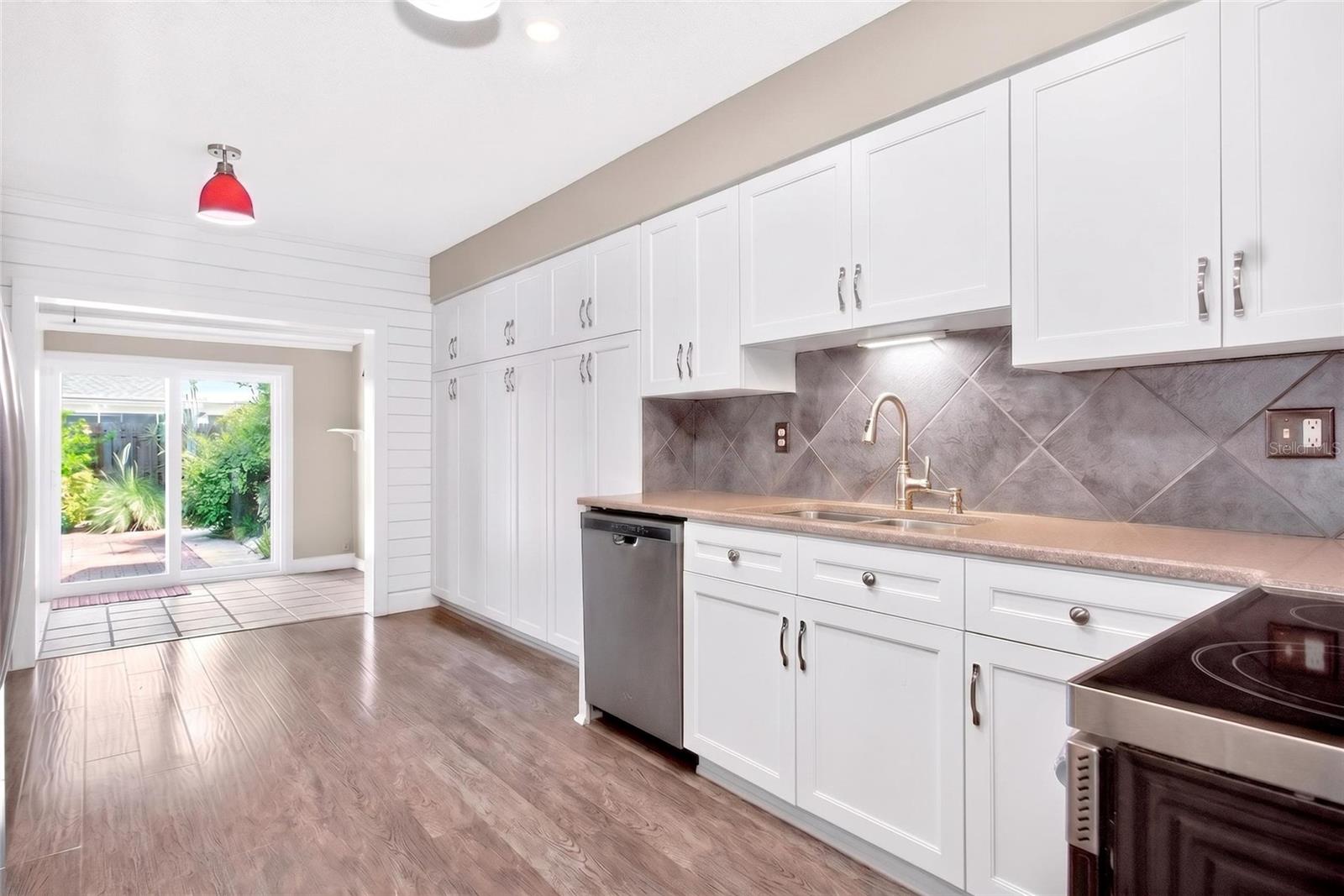 2524 W BROOK LN — photo 16