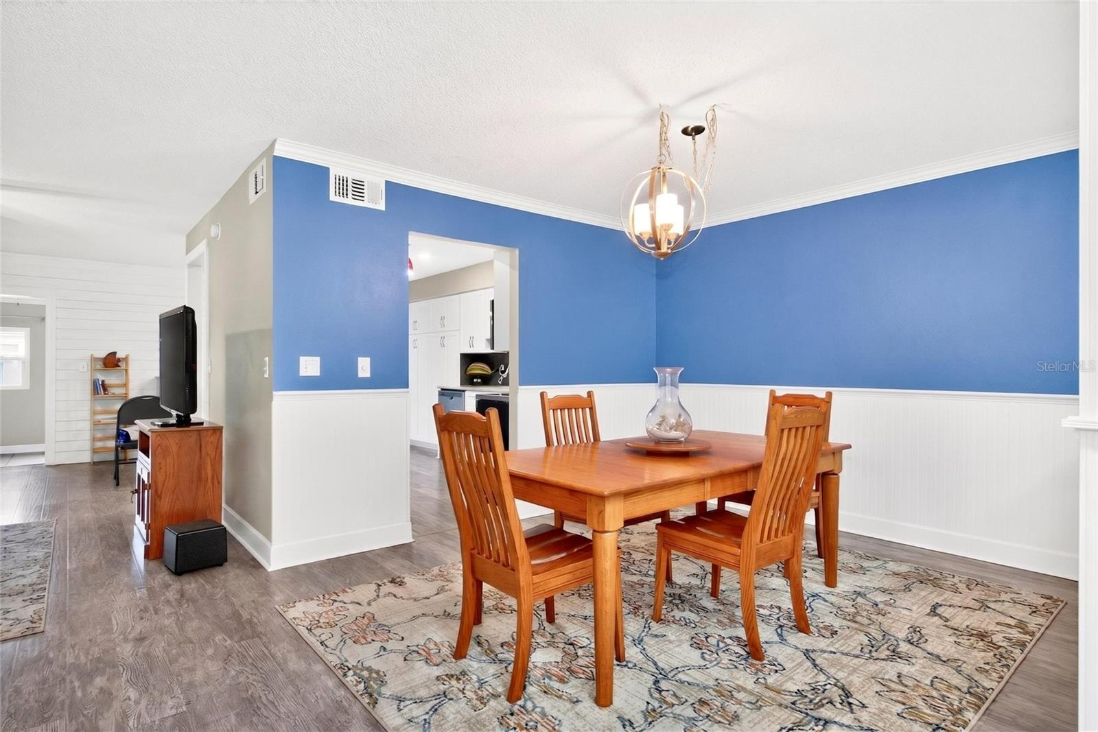 2524 W BROOK LN — photo 9