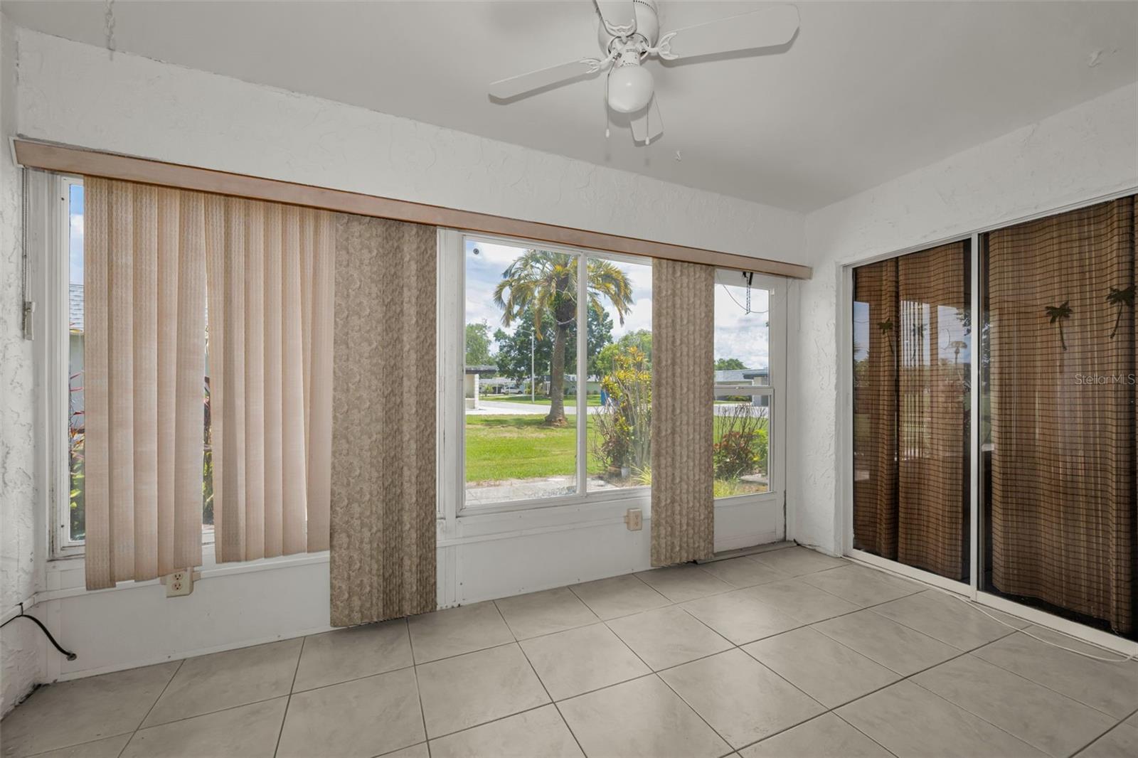 3819 TEESIDE DR — photo 23