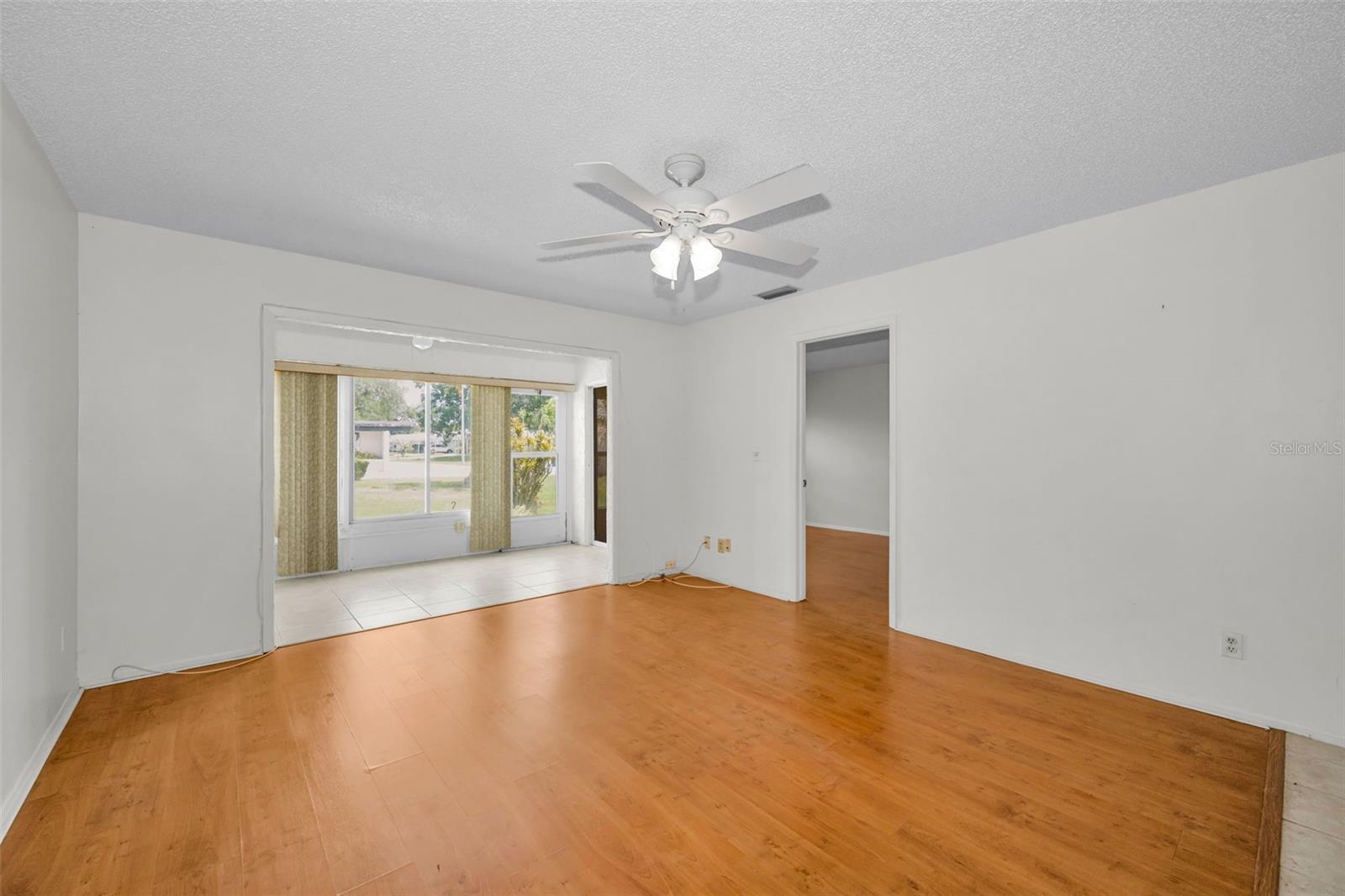 3819 TEESIDE DR — photo 3