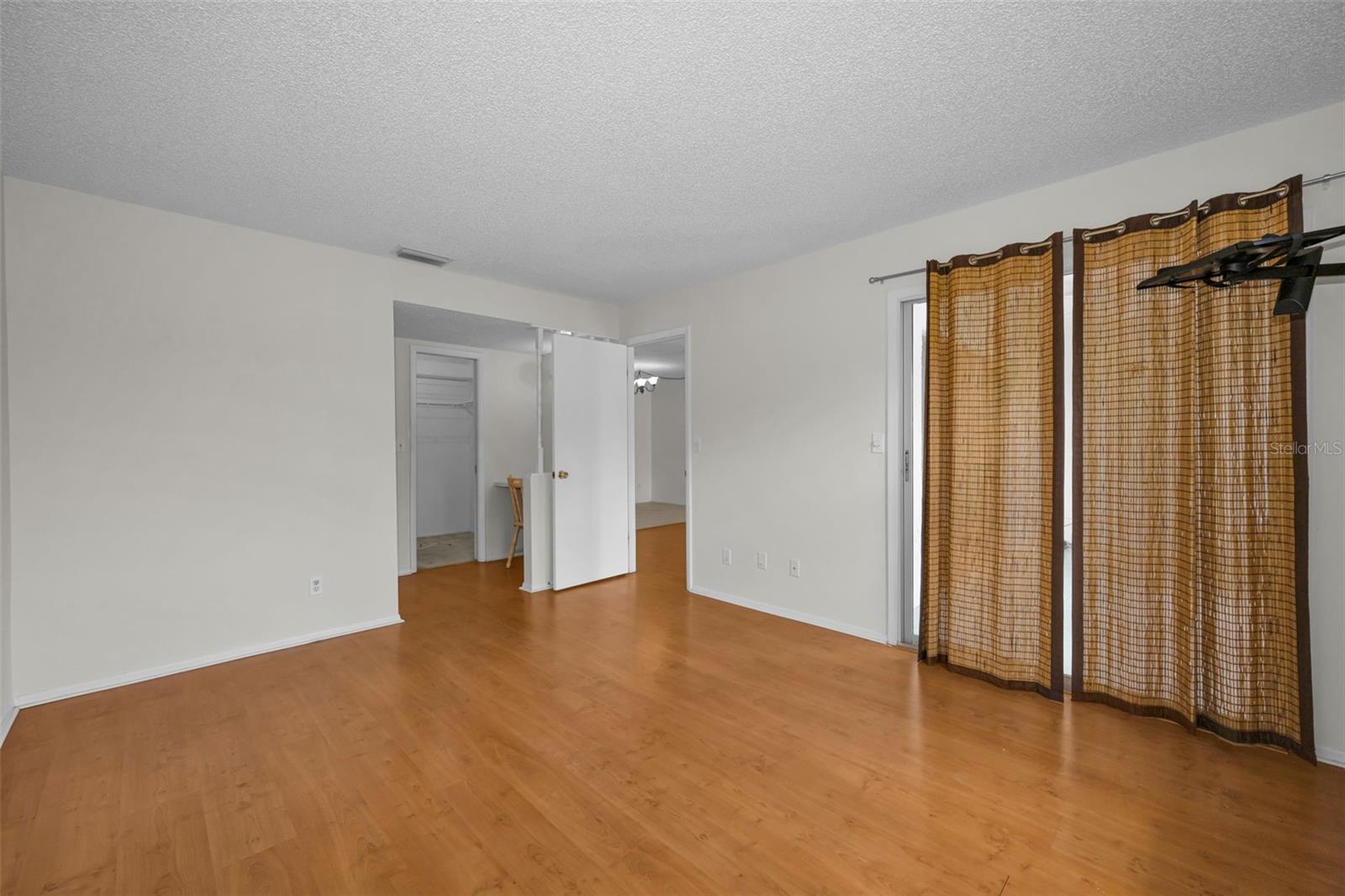 3819 TEESIDE DR — photo 17