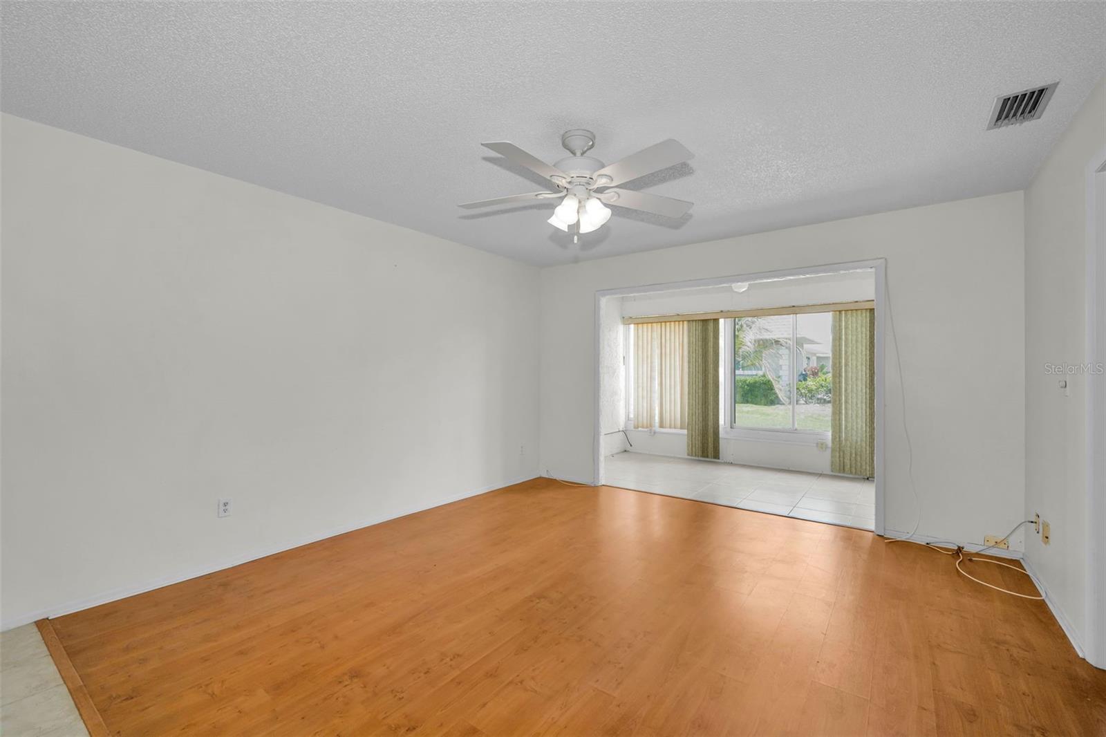 3819 TEESIDE DR — photo 2