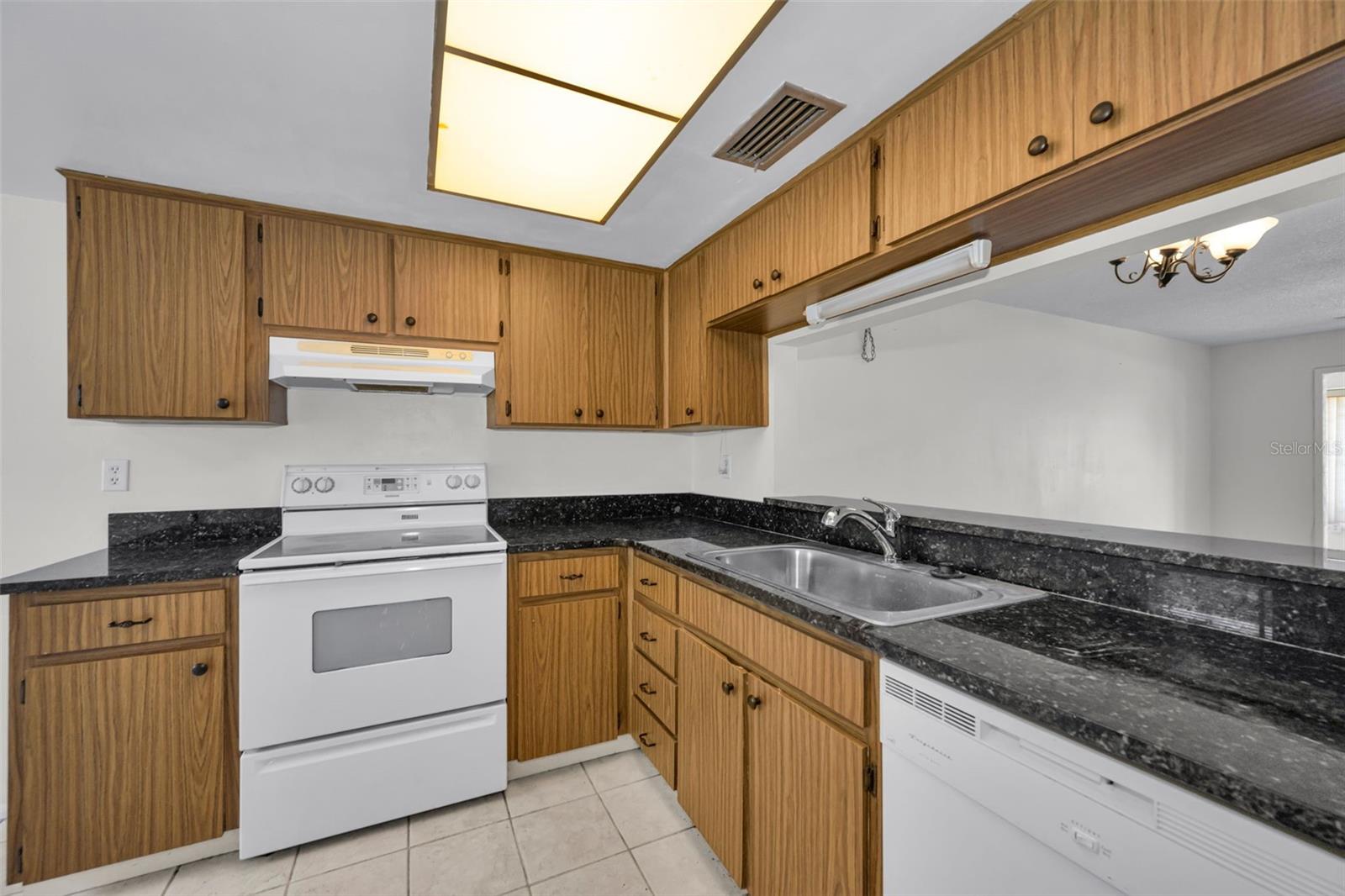 3819 TEESIDE DR — photo 9