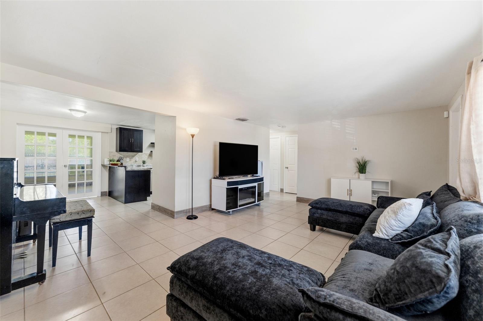 3849 LUMA DR — photo 4