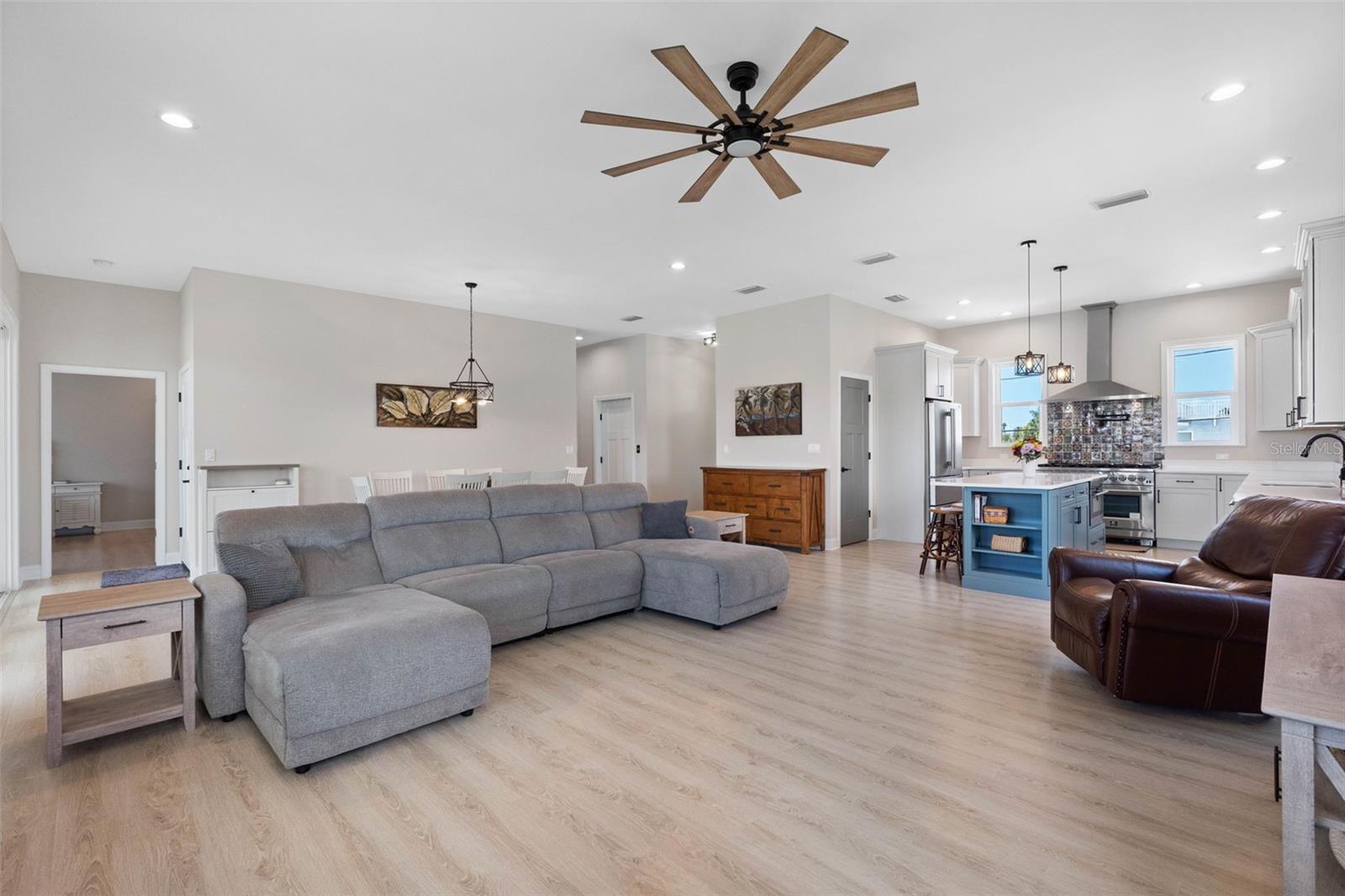 16025 REDINGTON DR — photo 16