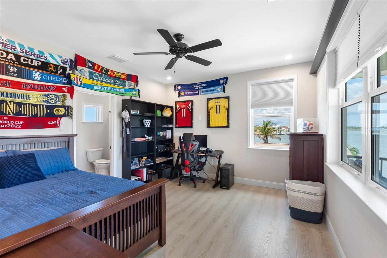 16025 REDINGTON DR — photo 39