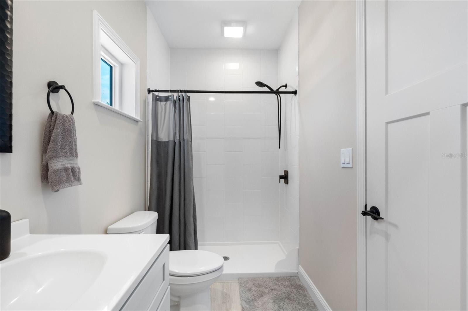 16025 REDINGTON DR — photo 42