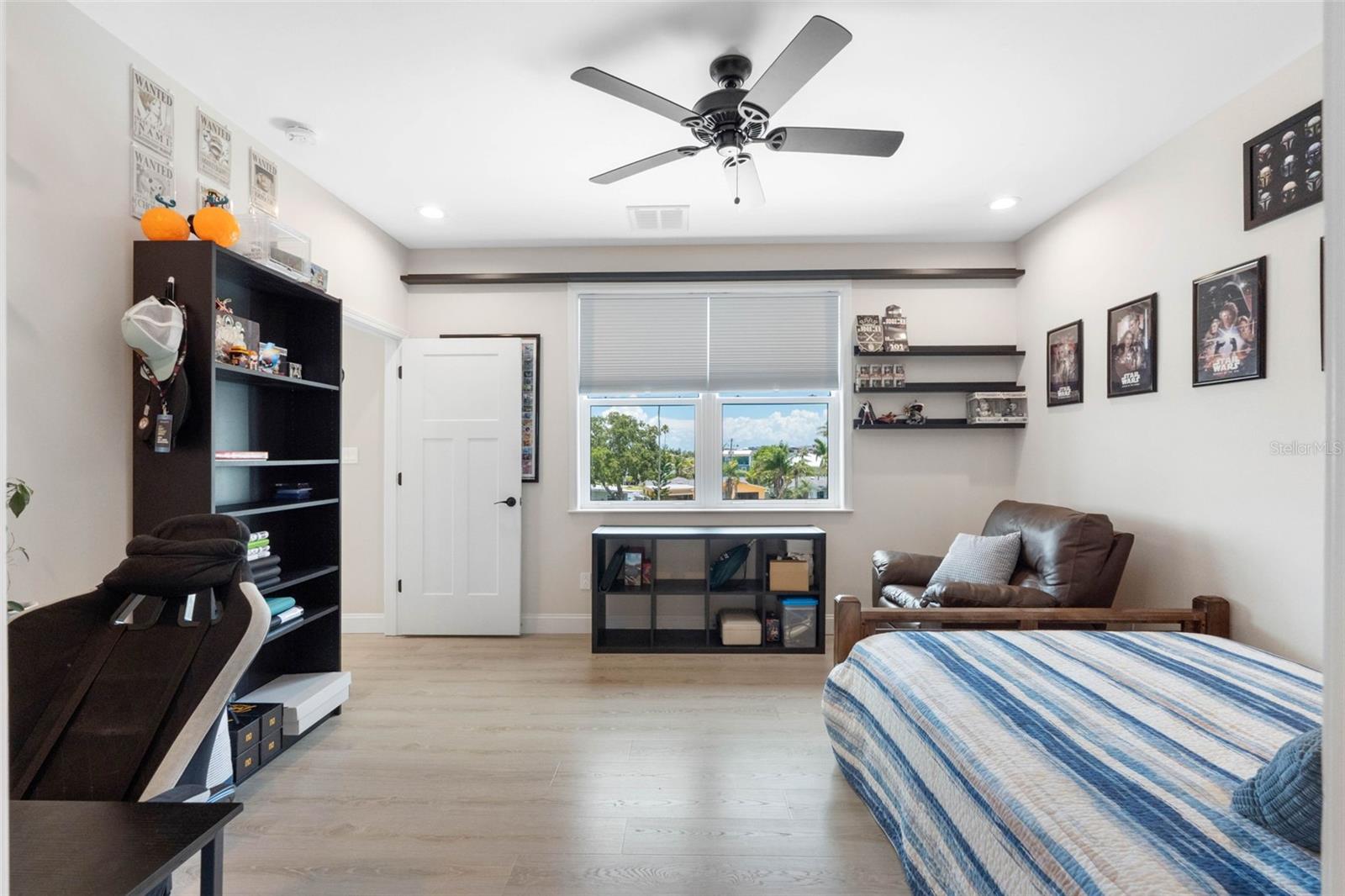 16025 REDINGTON DR — photo 37