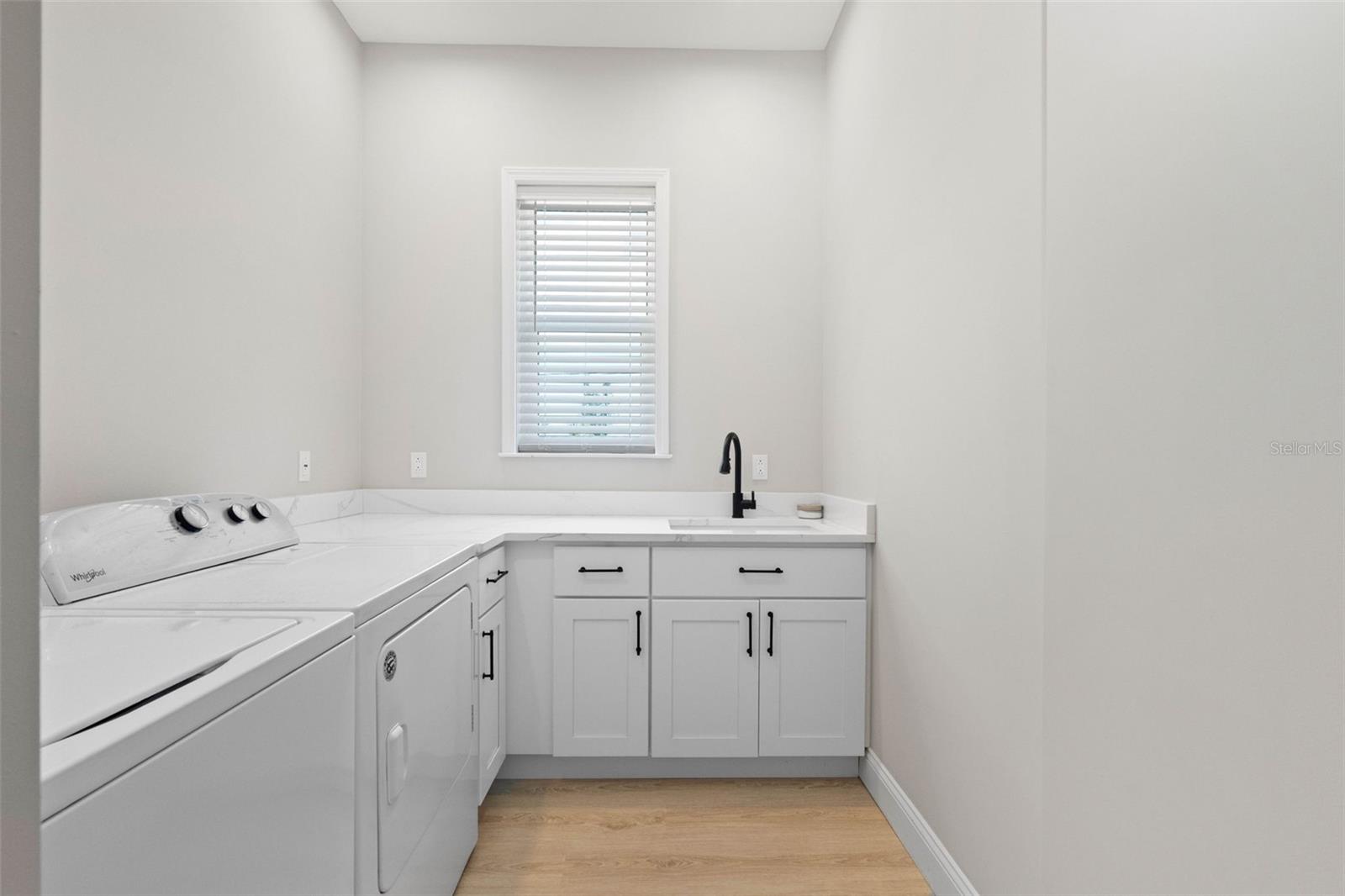 16025 REDINGTON DR — photo 17