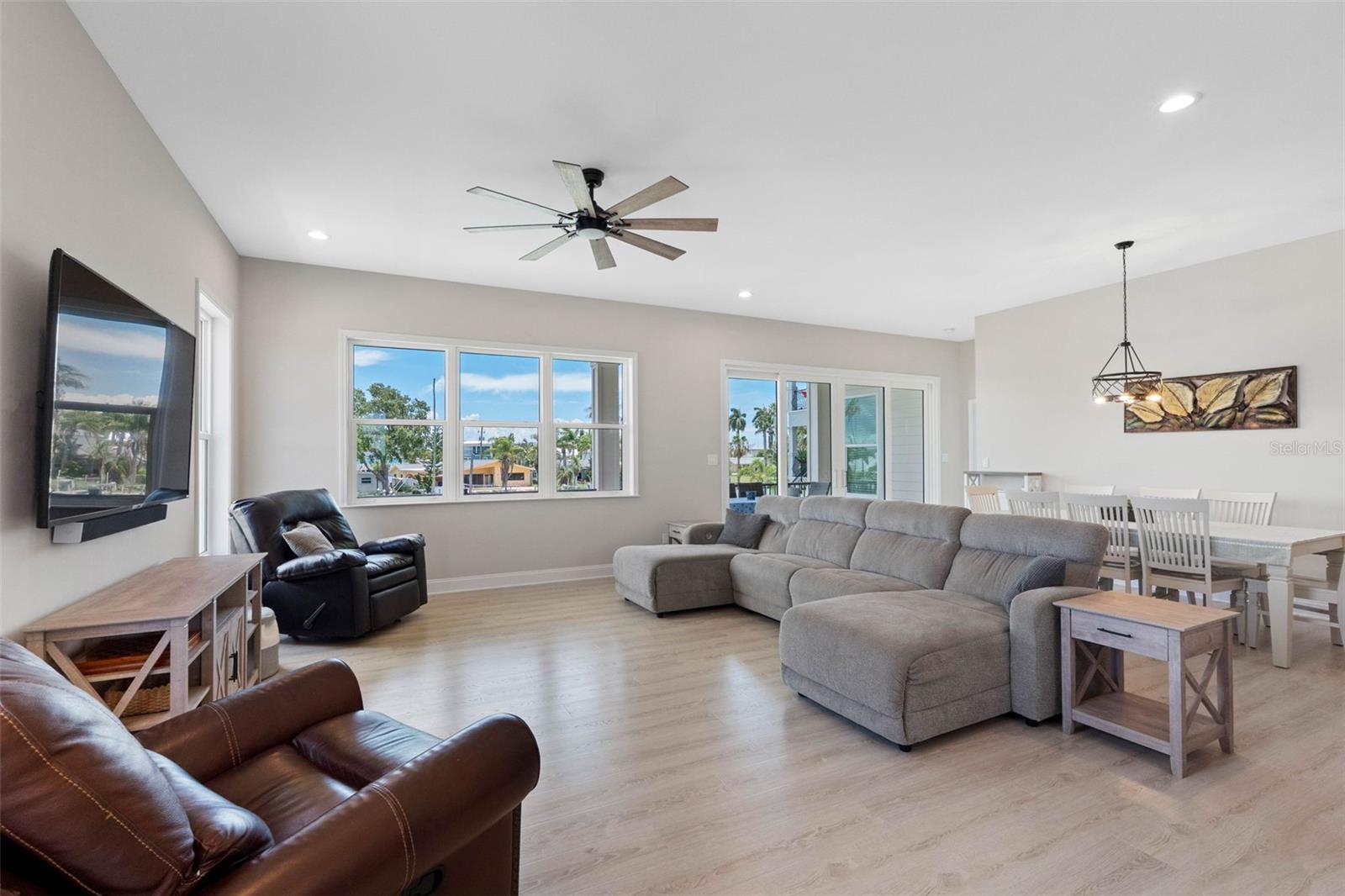 16025 REDINGTON DR — photo 15