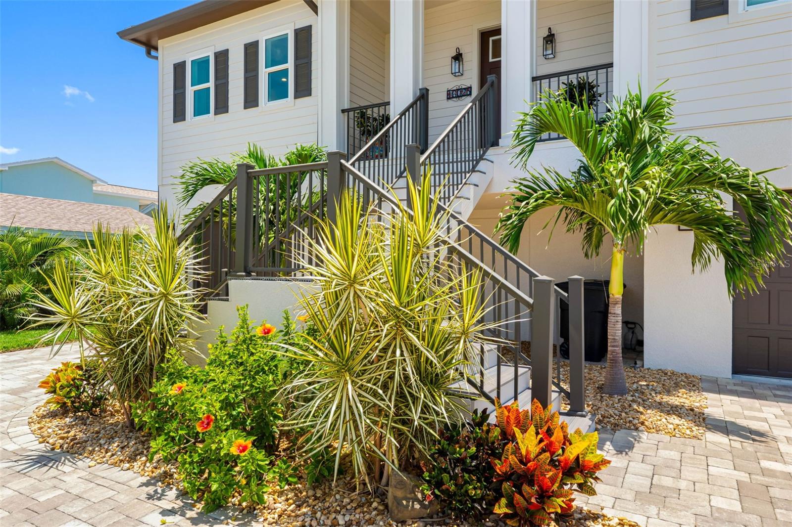 16025 REDINGTON DR — photo 2