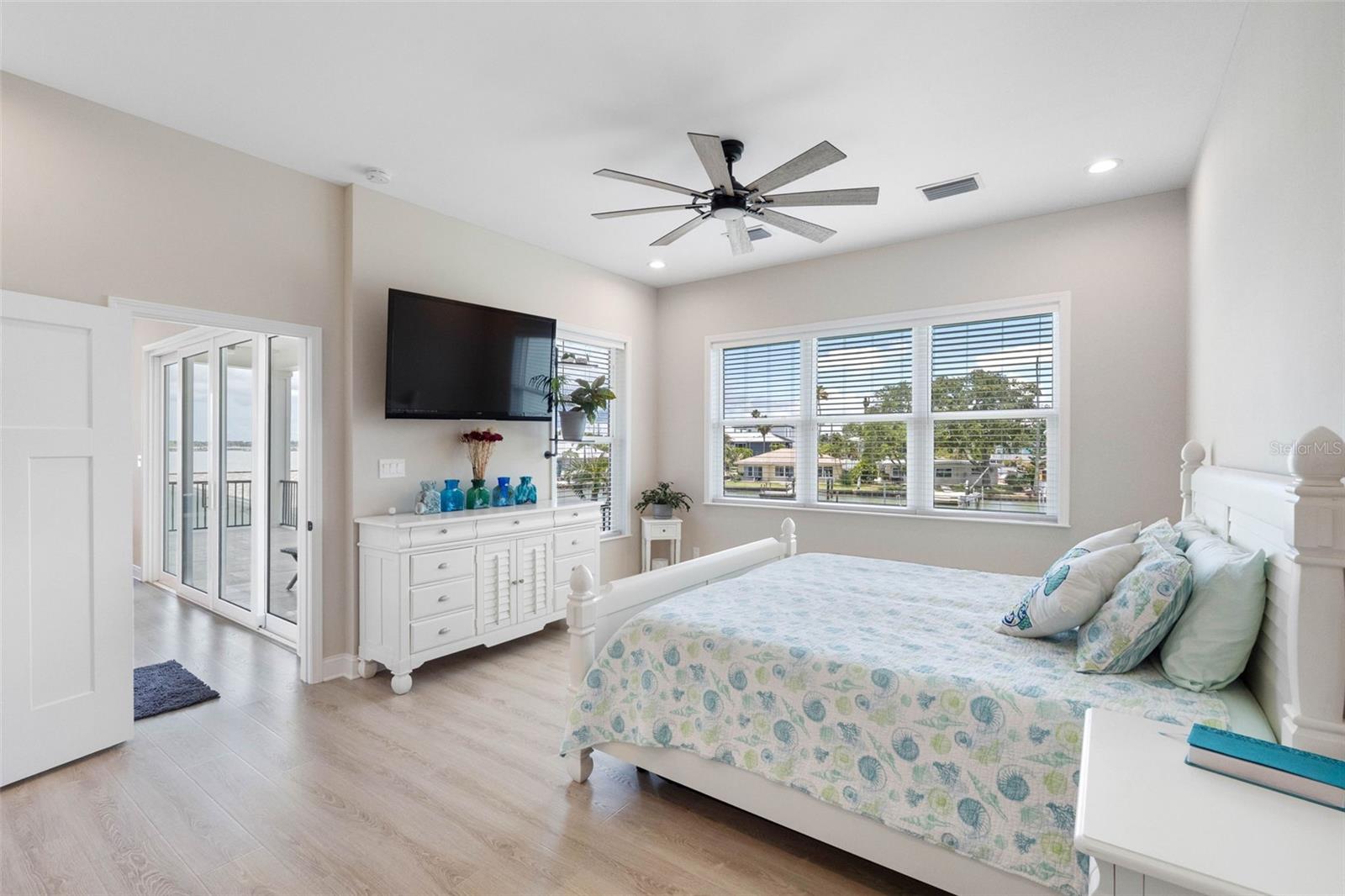 16025 REDINGTON DR — photo 20