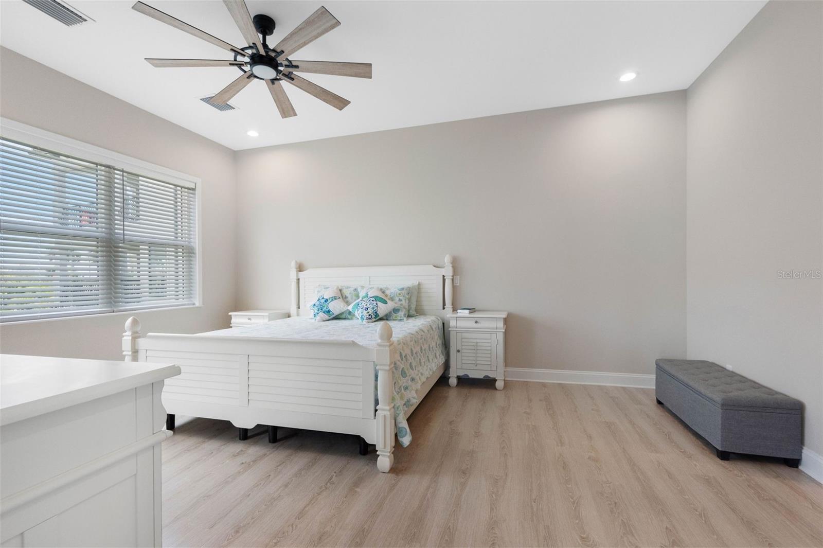 16025 REDINGTON DR — photo 19