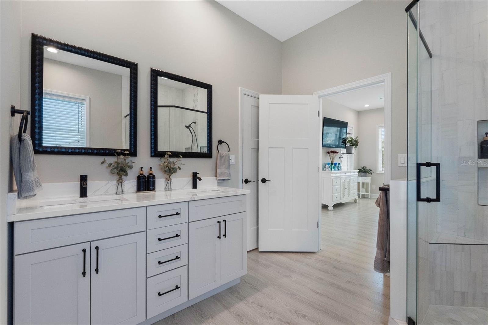 16025 REDINGTON DR — photo 24