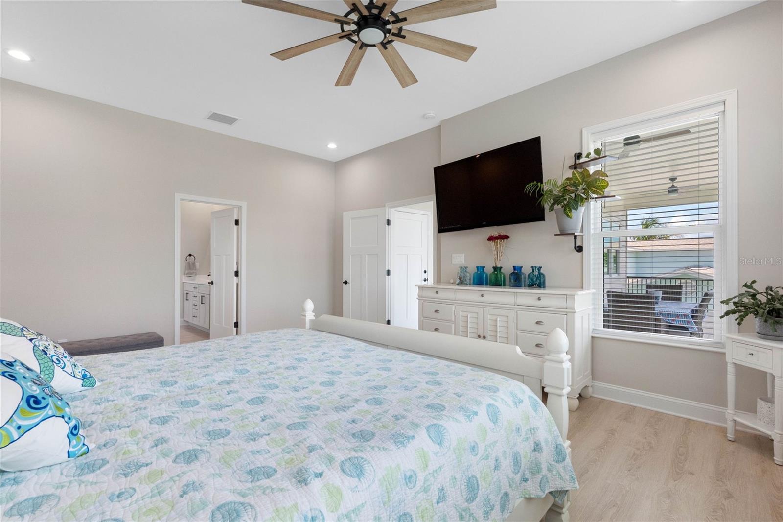 16025 REDINGTON DR — photo 22