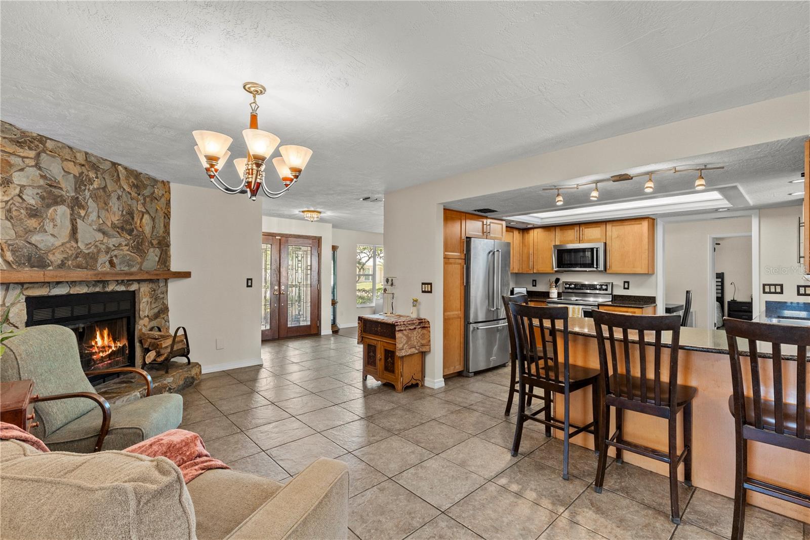 3153 CARLOS DR — photo 9