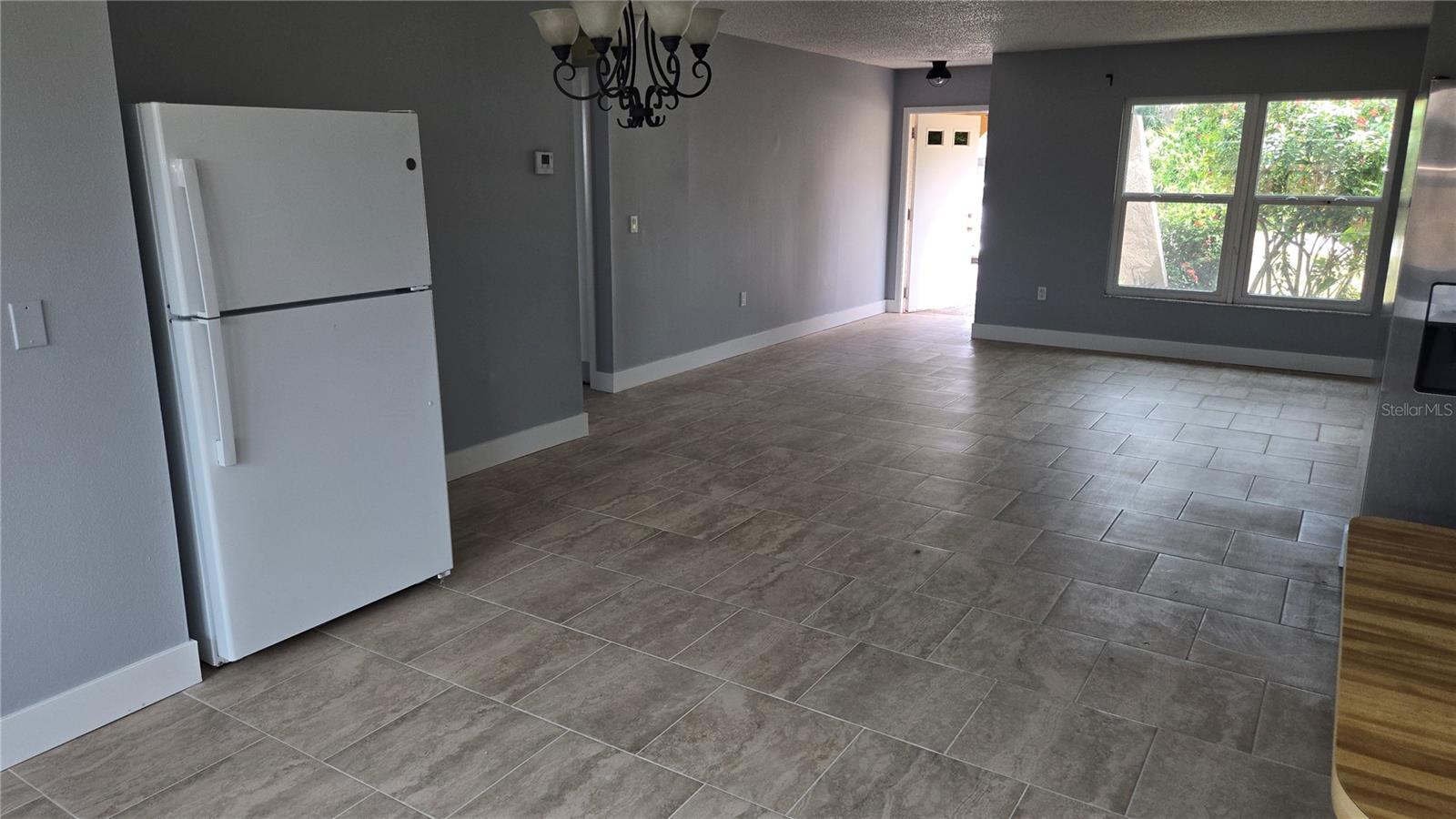 347 HOLLY RD — photo 4