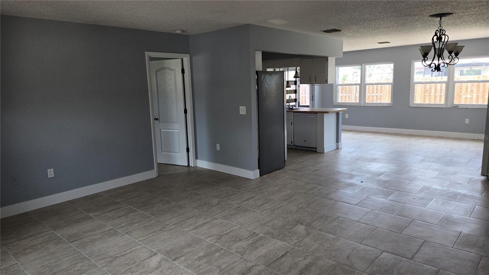 347 HOLLY RD — photo 3