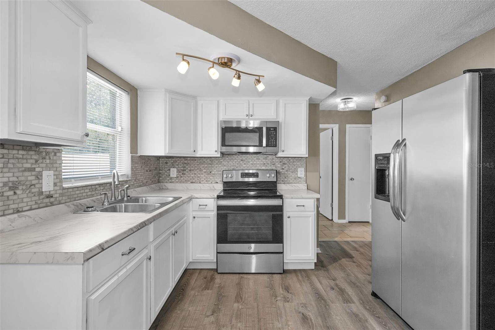 8053 DEDHAM DR — photo 13