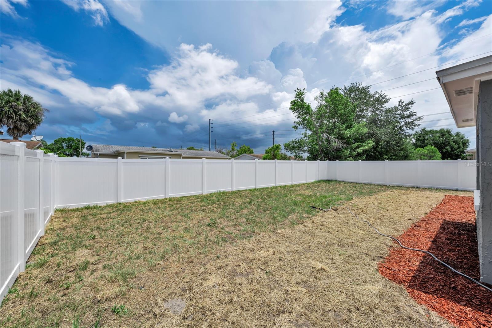 8053 DEDHAM DR — photo 31