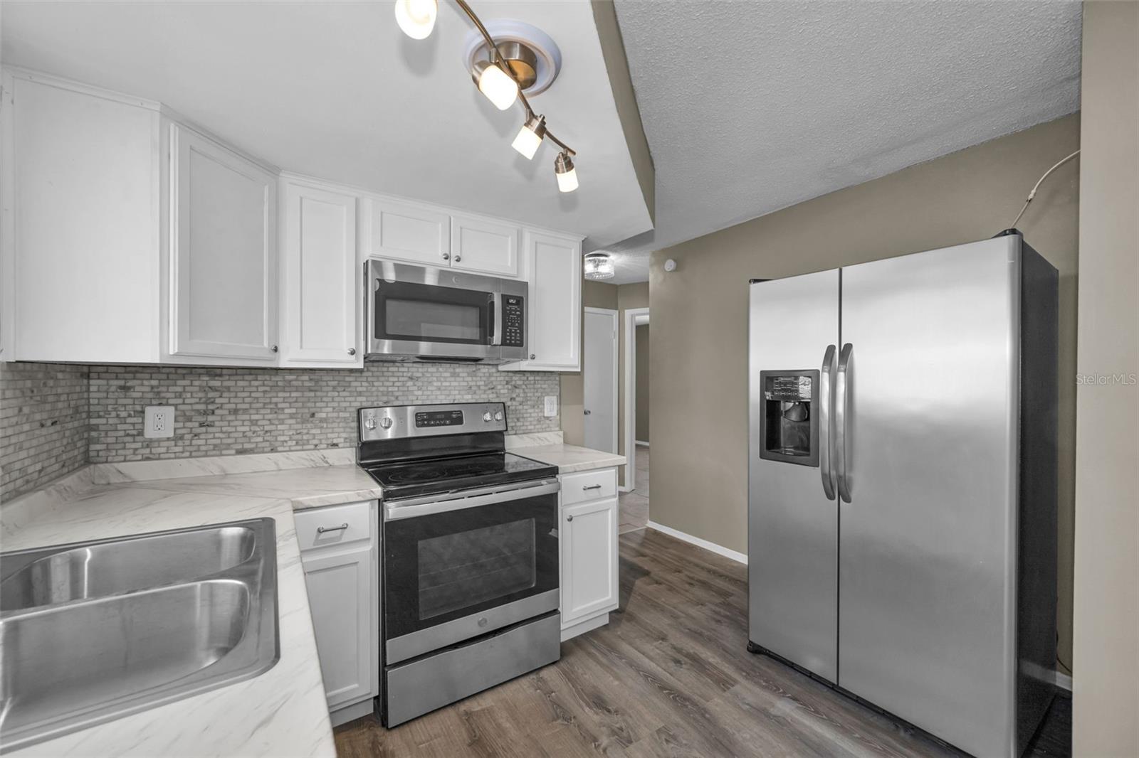 8053 DEDHAM DR — photo 15