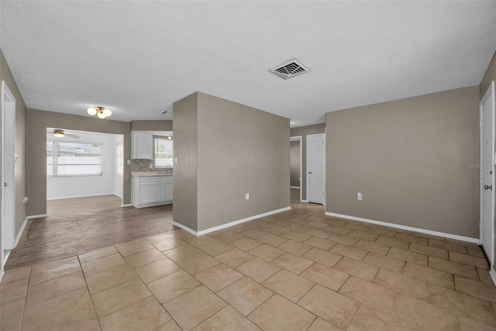 8053 DEDHAM DR — photo 9