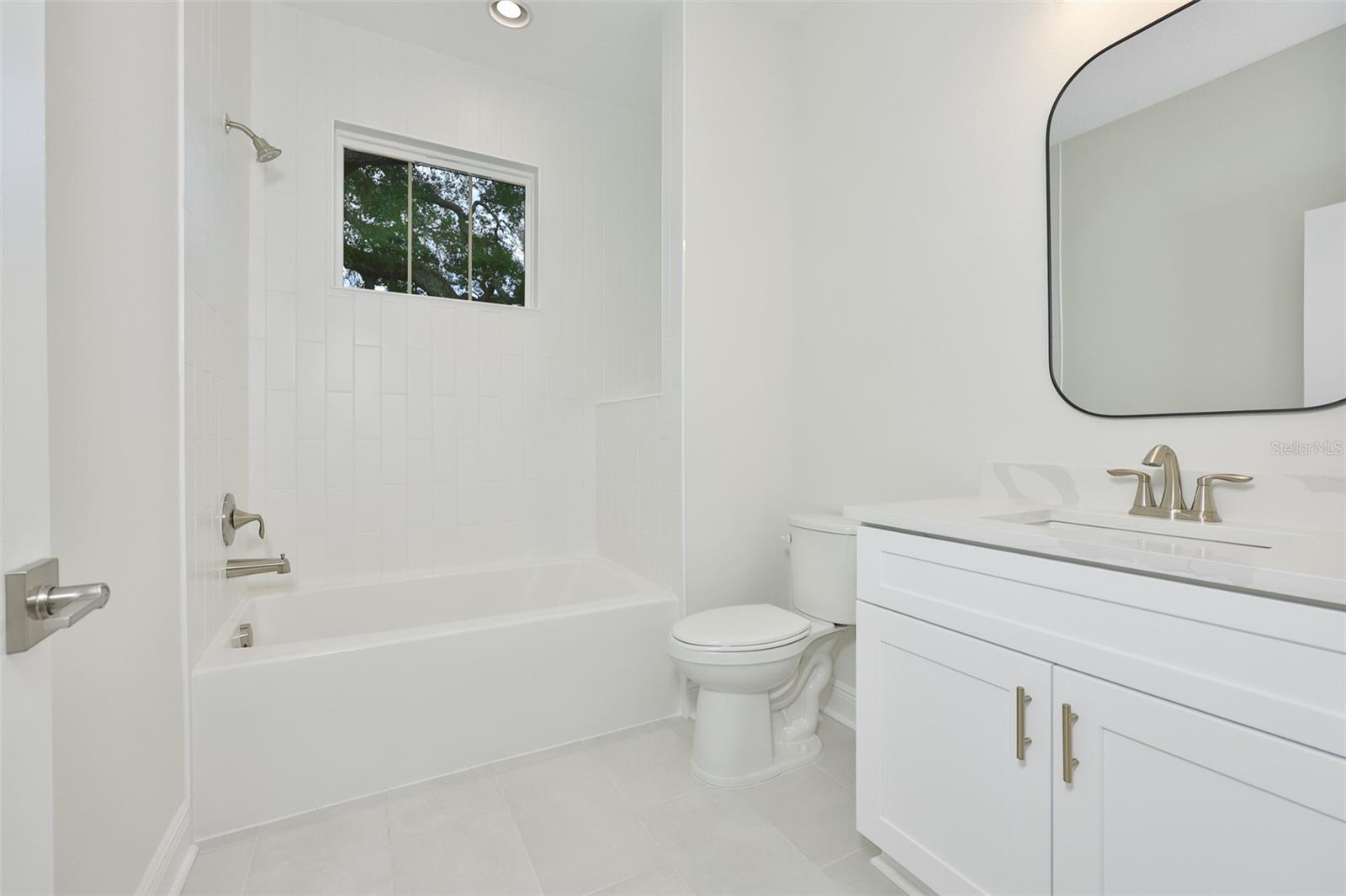 1911 W BEACH ST — photo 23