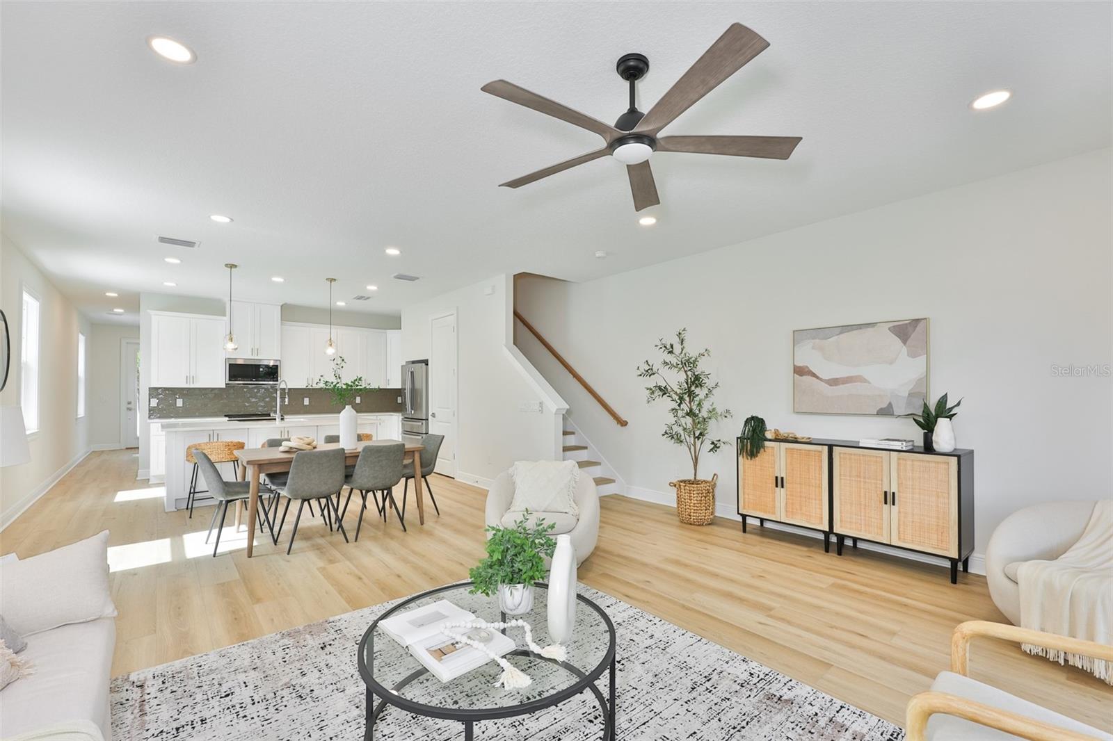 1911 W BEACH ST — photo 12