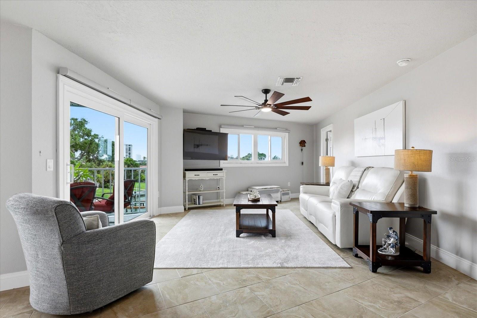 610 ISLAND WAY #201 — photo 17