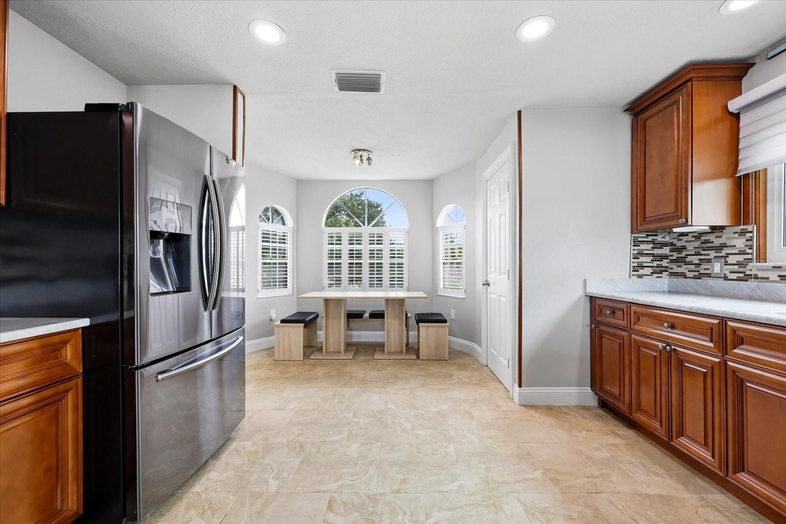 610 ISLAND WAY #201 — photo 8