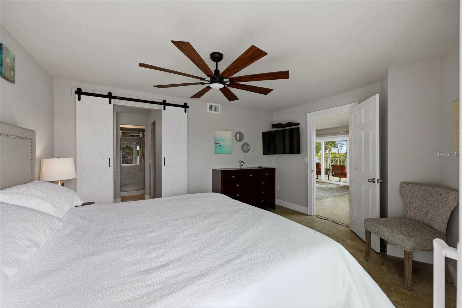 610 ISLAND WAY #201 — photo 23