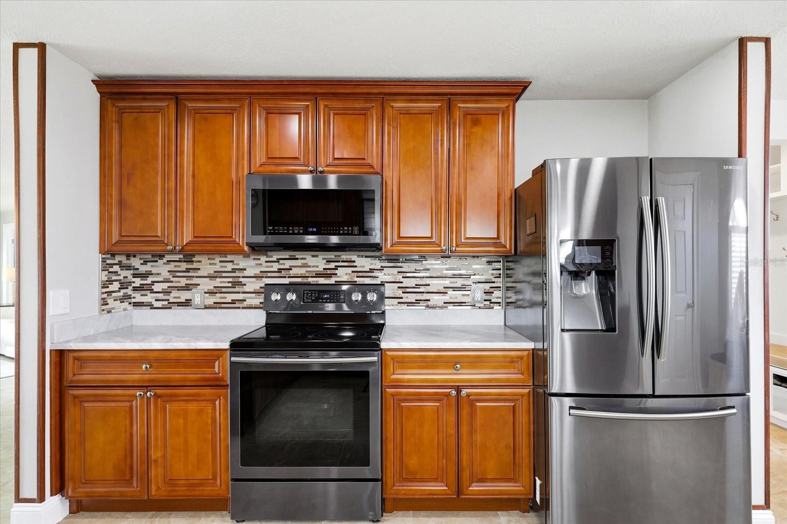 610 ISLAND WAY #201 — photo 9
