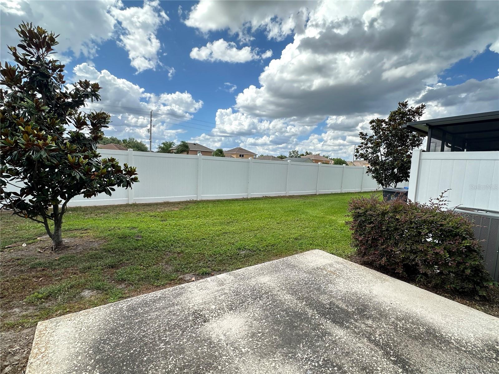 7089 WOODCHASE GLEN DR — photo 24