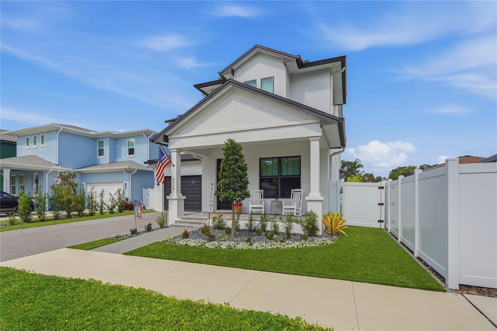 4208 N CLEARFIELD AVE — photo 4