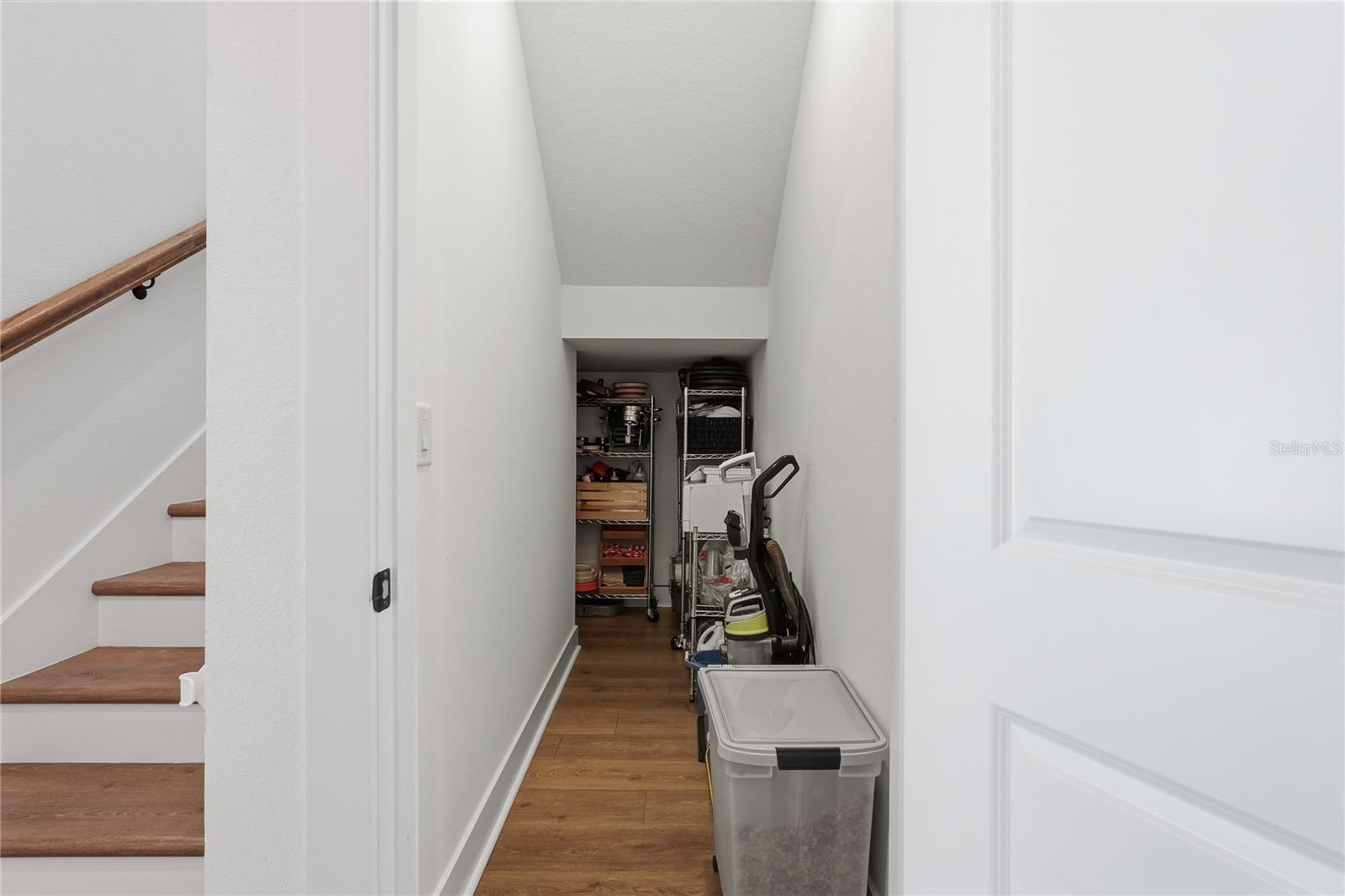 4208 N CLEARFIELD AVE — photo 20