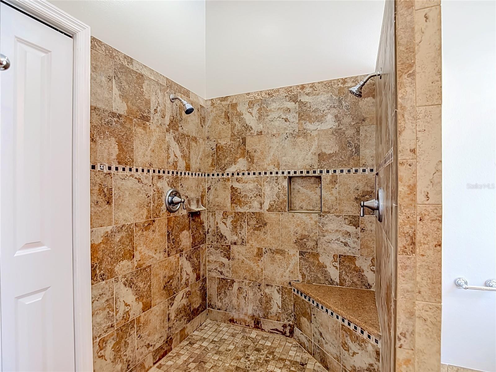 805 LESA GLEN PL — photo 46