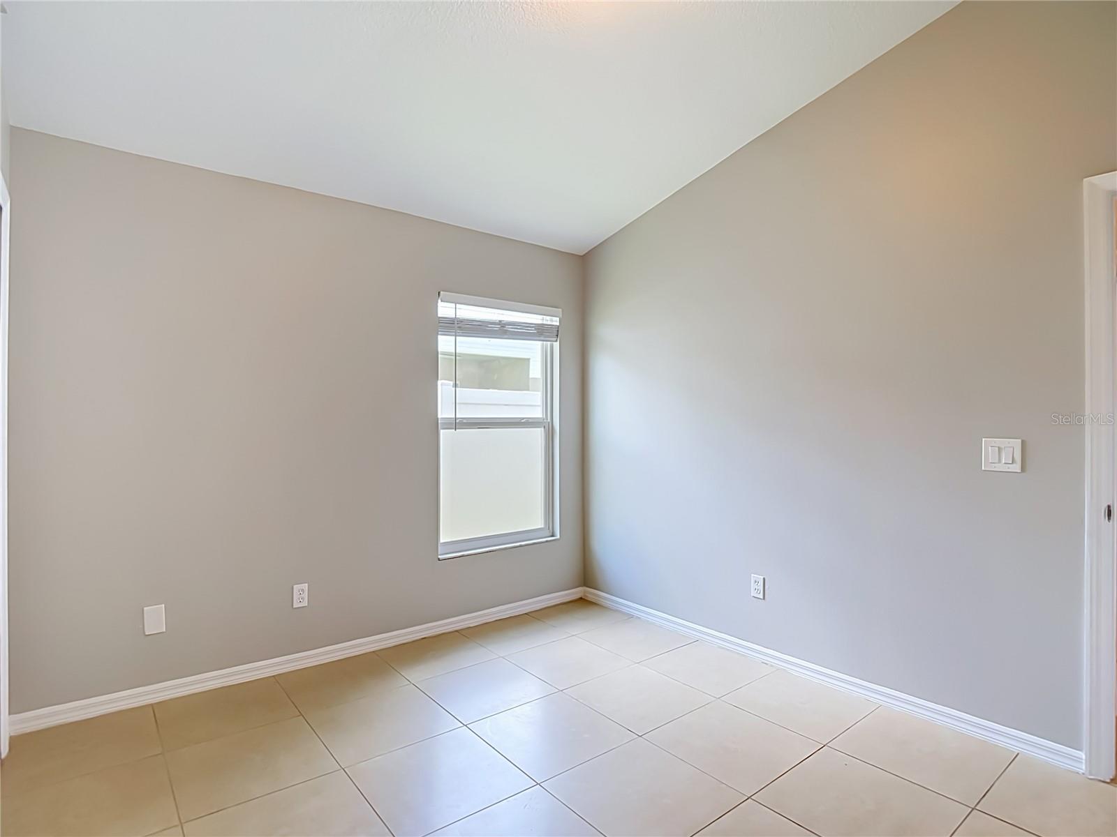 805 LESA GLEN PL — photo 32