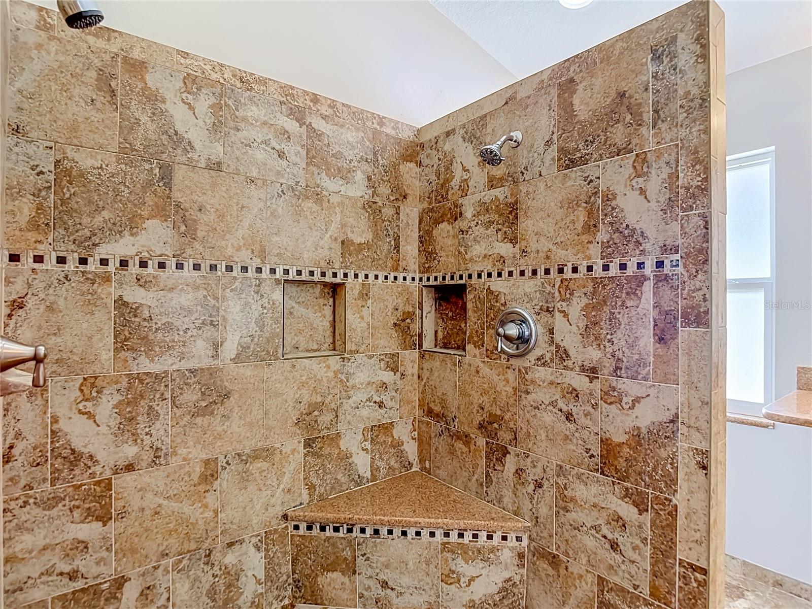 805 LESA GLEN PL — photo 48