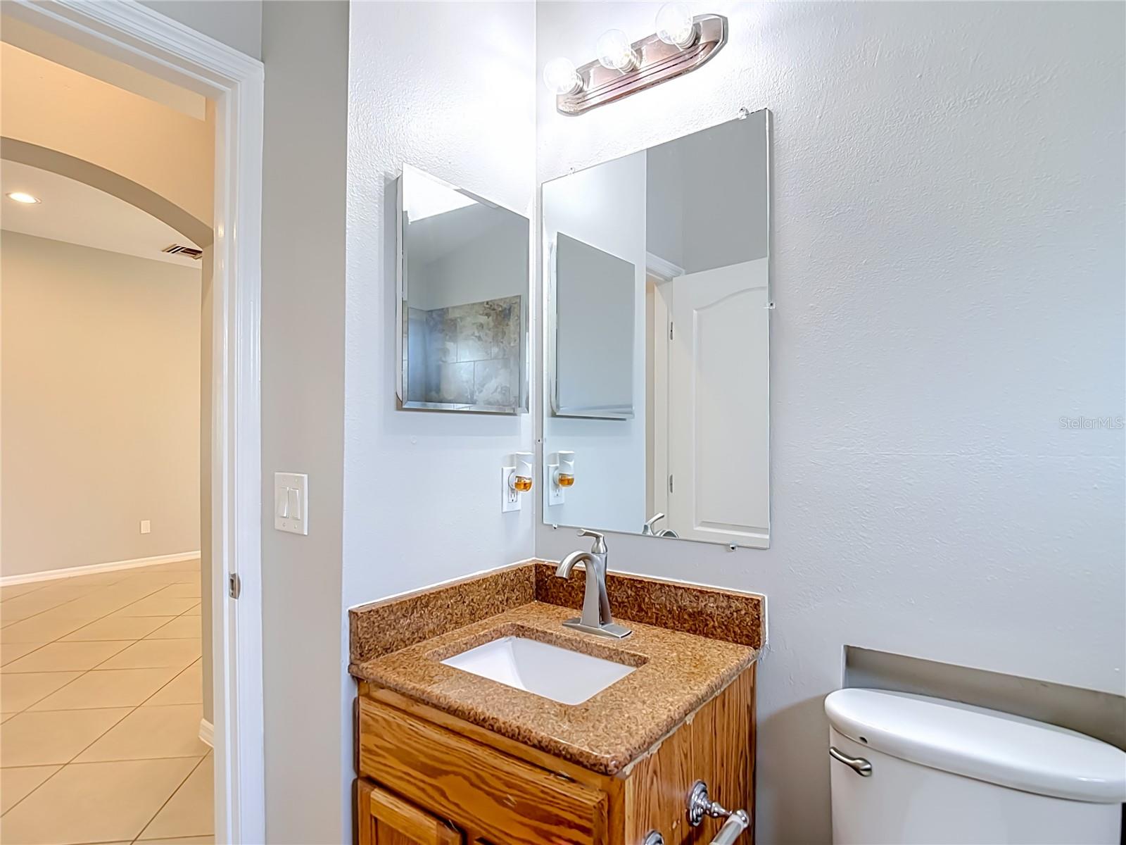 805 LESA GLEN PL — photo 36